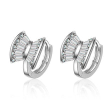 Load image into Gallery viewer, Natural Crystal Small Flower Hoop Earring